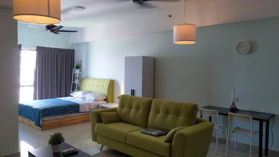 Cozy Studio Unit,Cyberjaya,Wifi, Netflix,Free Parking Екстериор снимка