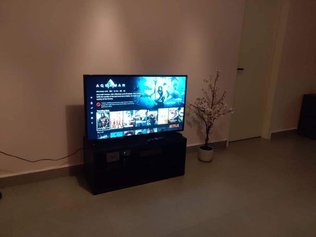 Cozy Studio Unit,Cyberjaya,Wifi, Netflix,Free Parking Екстериор снимка