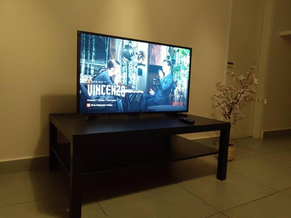 Cozy Studio Unit,Cyberjaya,Wifi, Netflix,Free Parking Екстериор снимка