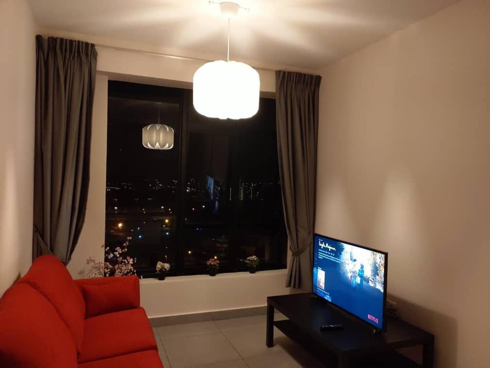 Cozy Studio Unit,Cyberjaya,Wifi, Netflix,Free Parking Екстериор снимка