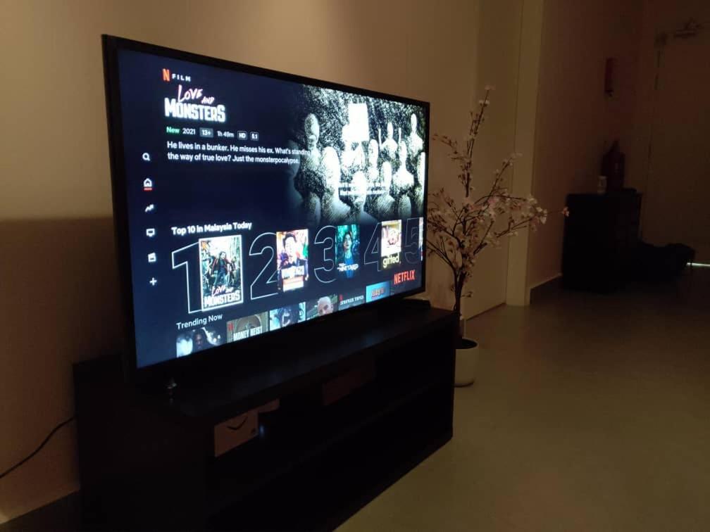 Cozy Studio Unit,Cyberjaya,Wifi, Netflix,Free Parking Екстериор снимка