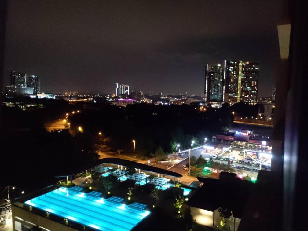 Cozy Studio Unit,Cyberjaya,Wifi, Netflix,Free Parking Екстериор снимка