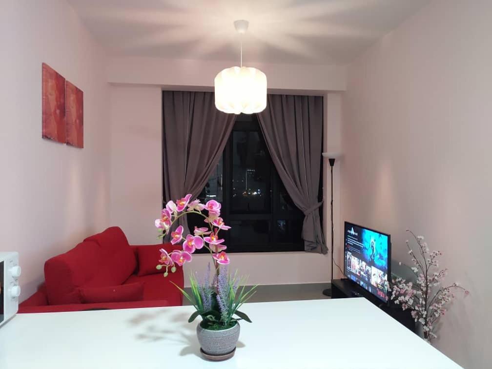 Cozy Studio Unit,Cyberjaya,Wifi, Netflix,Free Parking Екстериор снимка