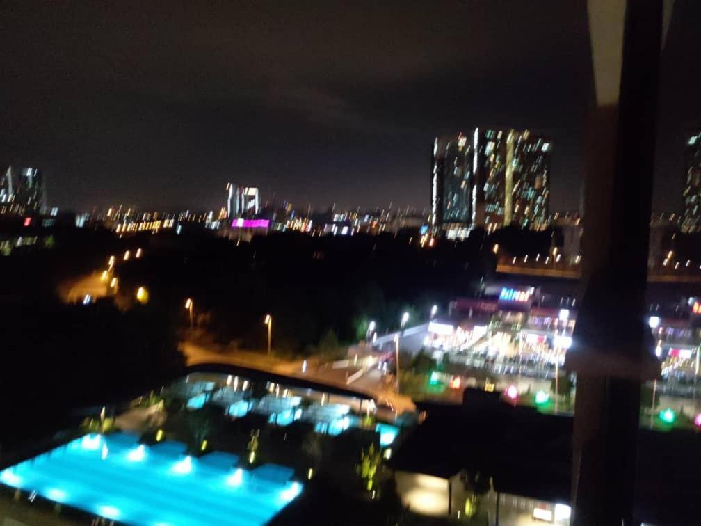 Cozy Studio Unit,Cyberjaya,Wifi, Netflix,Free Parking Екстериор снимка