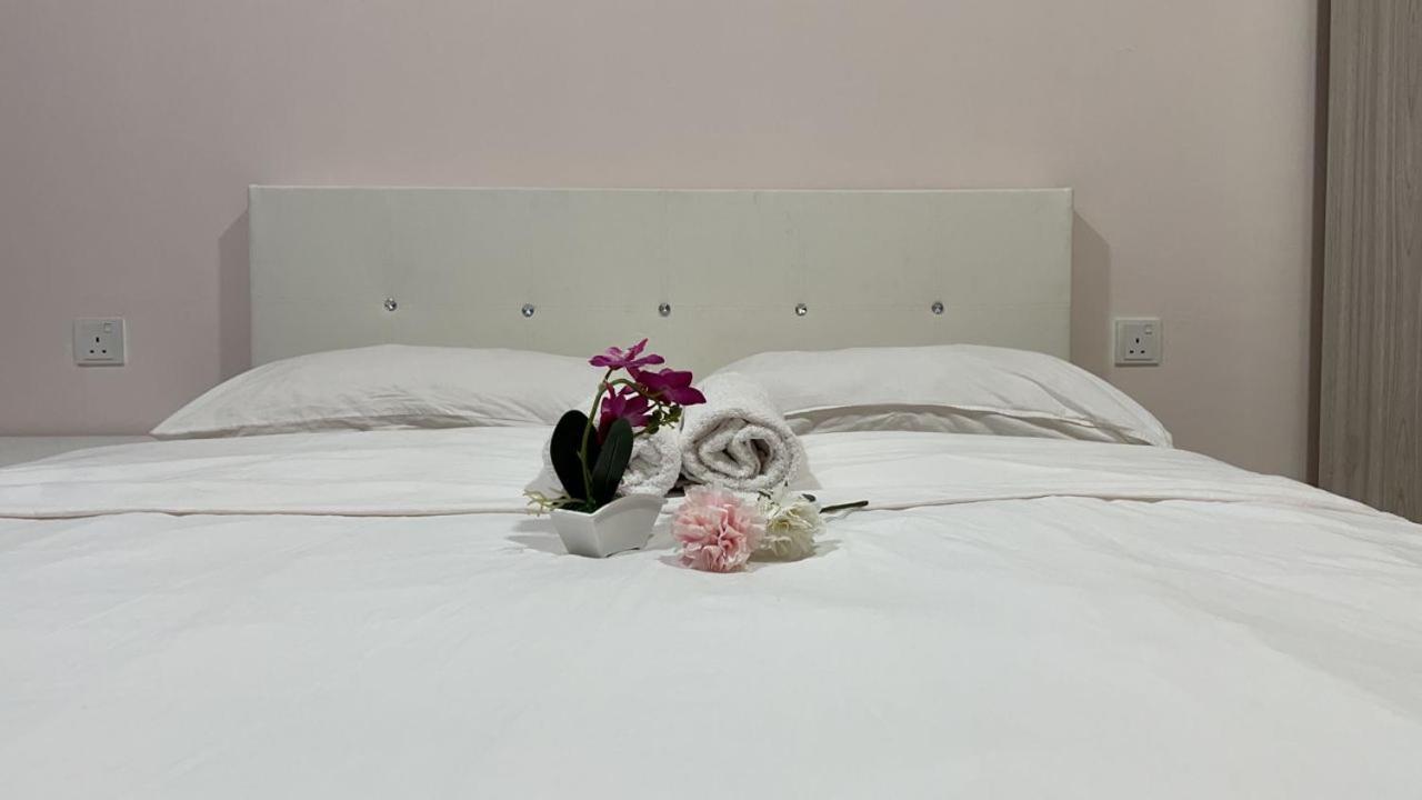 Cozy Studio Unit,Cyberjaya,Wifi, Netflix,Free Parking Екстериор снимка