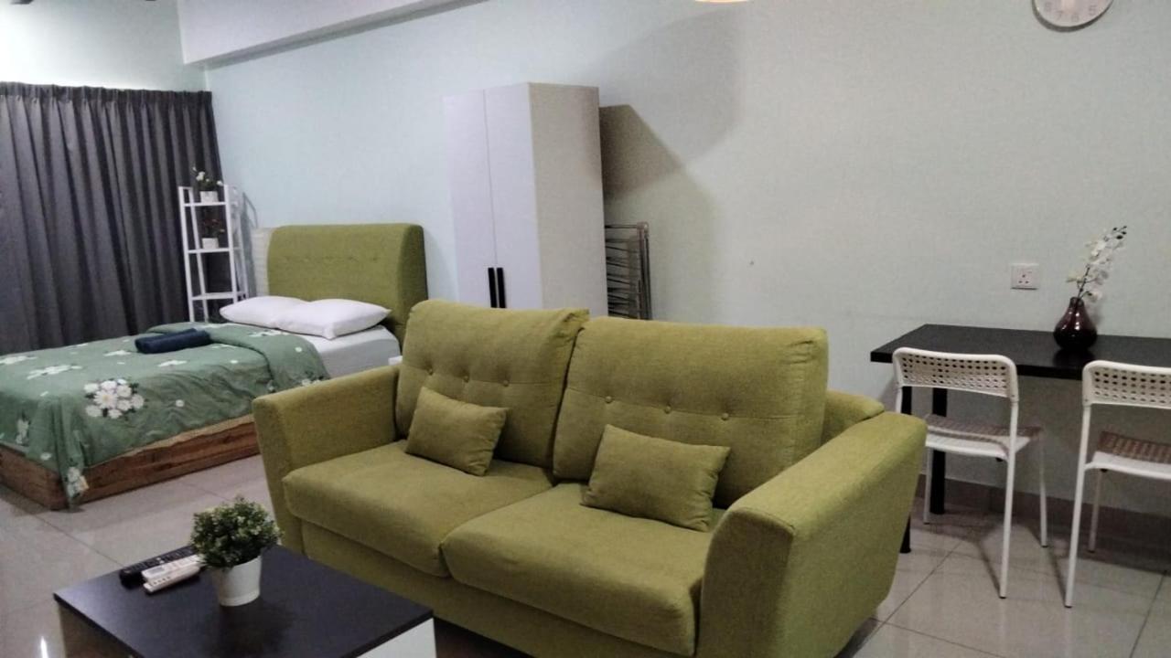 Cozy Studio Unit,Cyberjaya,Wifi, Netflix,Free Parking Екстериор снимка