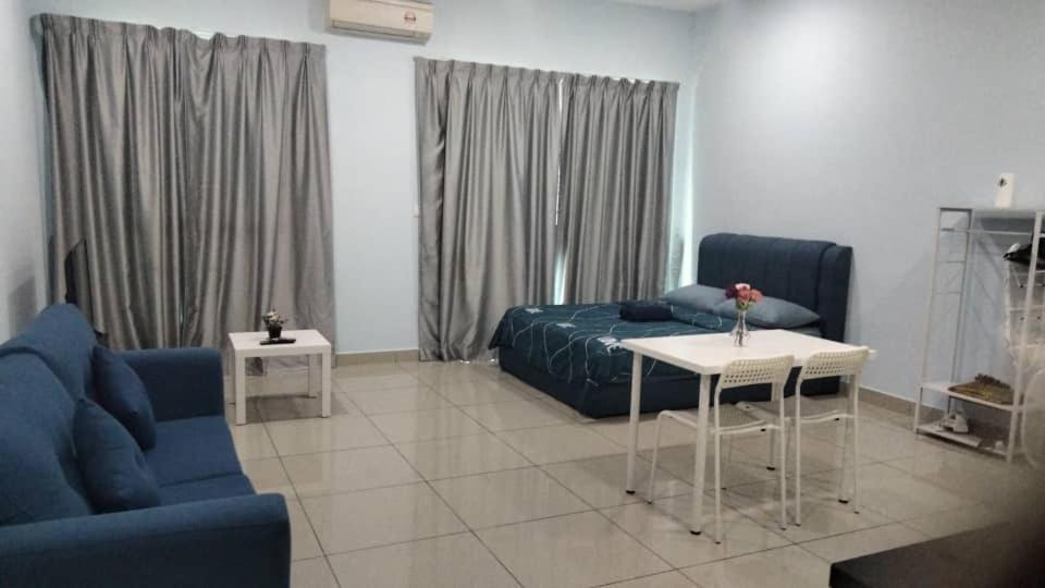 Cozy Studio Unit,Cyberjaya,Wifi, Netflix,Free Parking Екстериор снимка