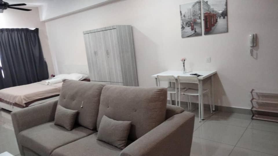 Cozy Studio Unit,Cyberjaya,Wifi, Netflix,Free Parking Екстериор снимка